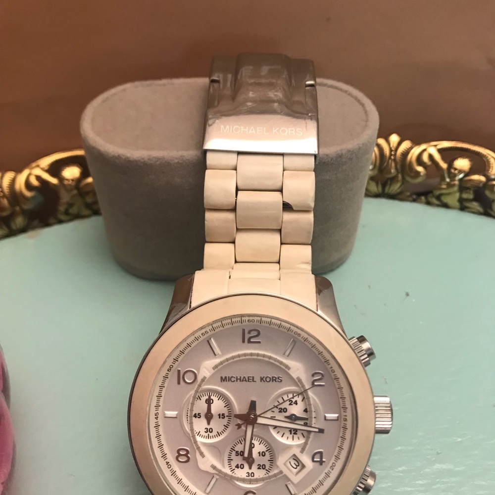 Watch - Picture 3 of 3